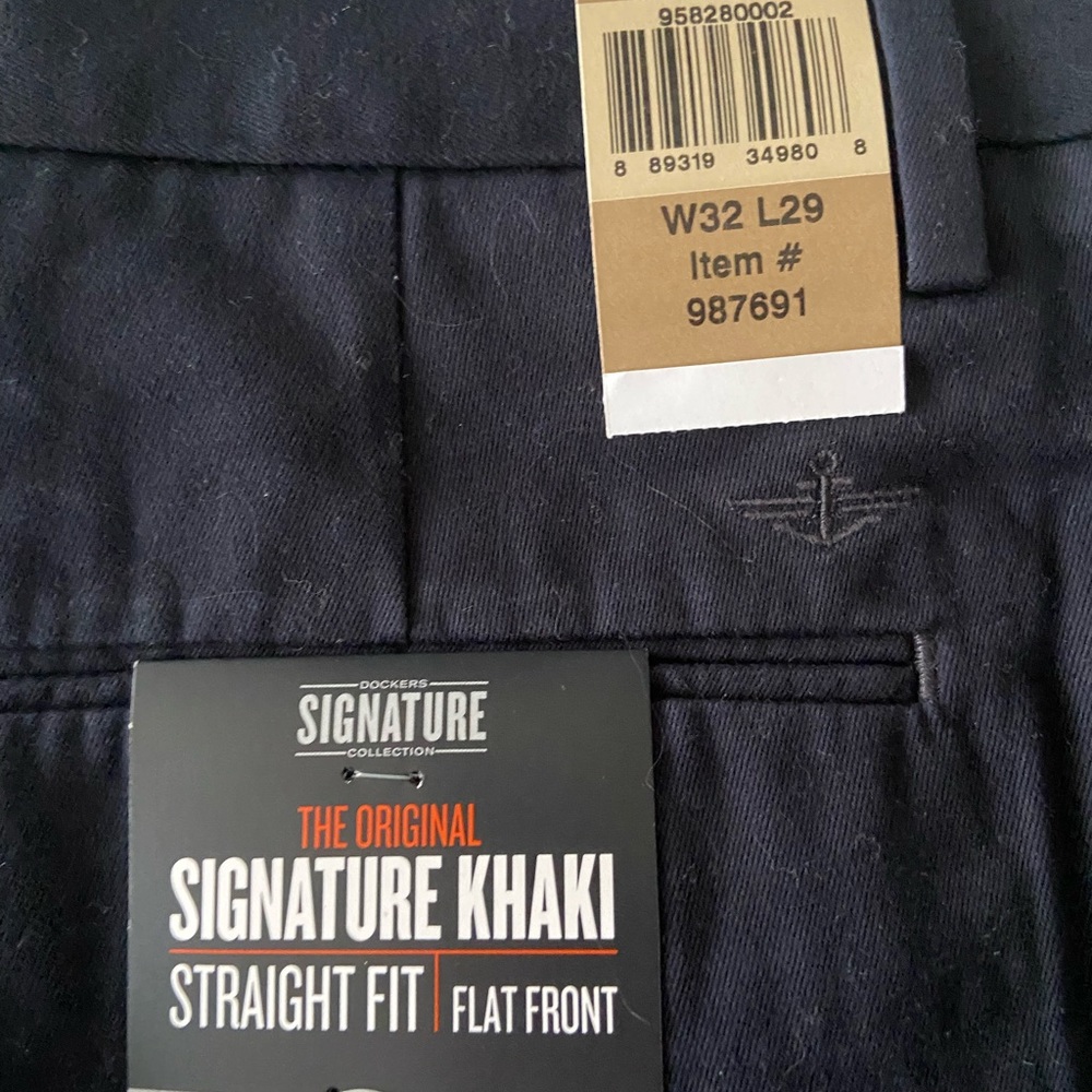 Dockers signature khaki - new with tags